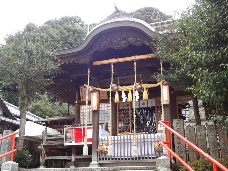 妙見神社の祠や拝殿